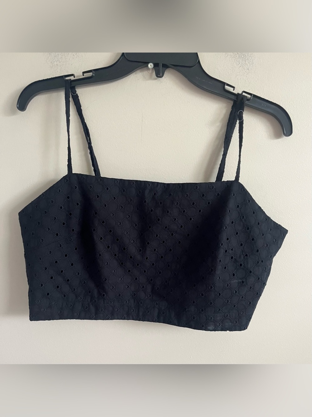 NWT-Banana Republic Factory Black Eyelet Crop, Large